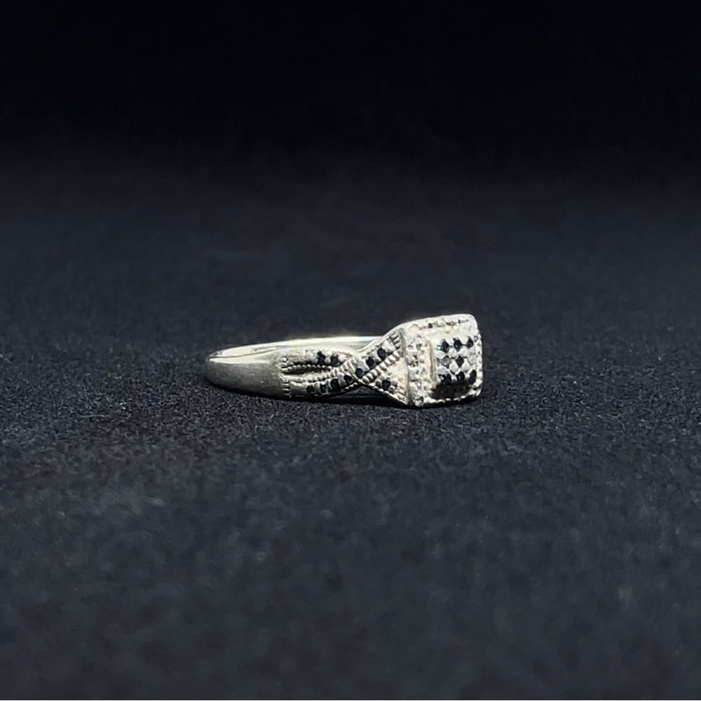 STERLING SILVER SAPPHIRE RING - Picture 2 of 4